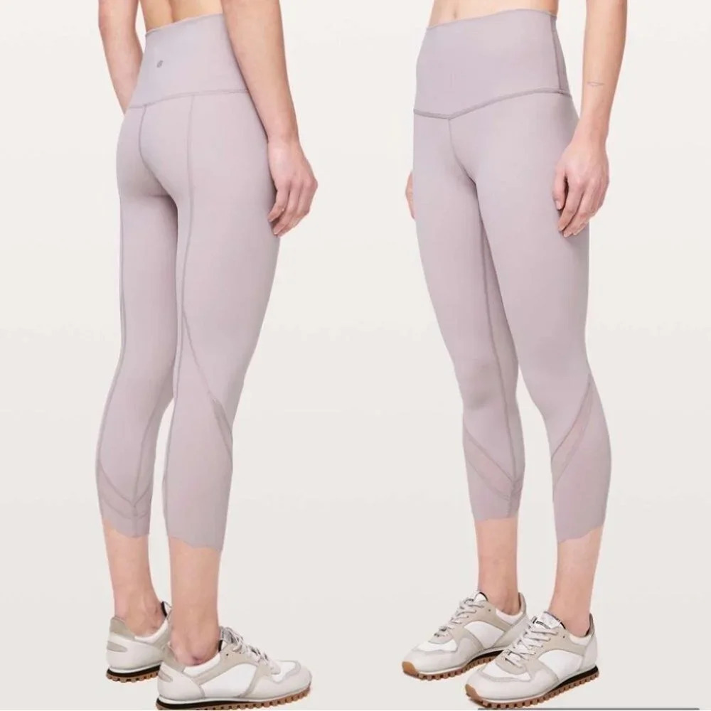 Lululemon Wunder Under Crop II *Roll Down Scallop Full-On Luxtreme 24" Pink